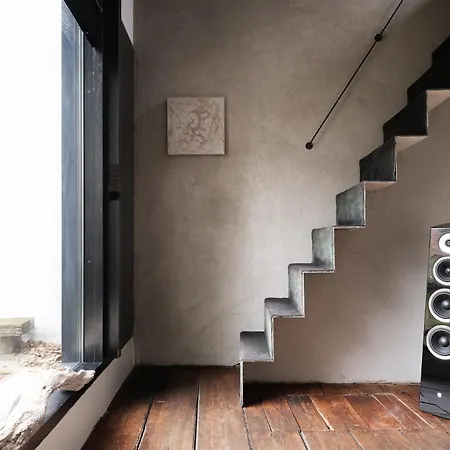 Shelter 7 * Γάνδη