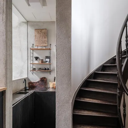 Shelter 7 아파트 *