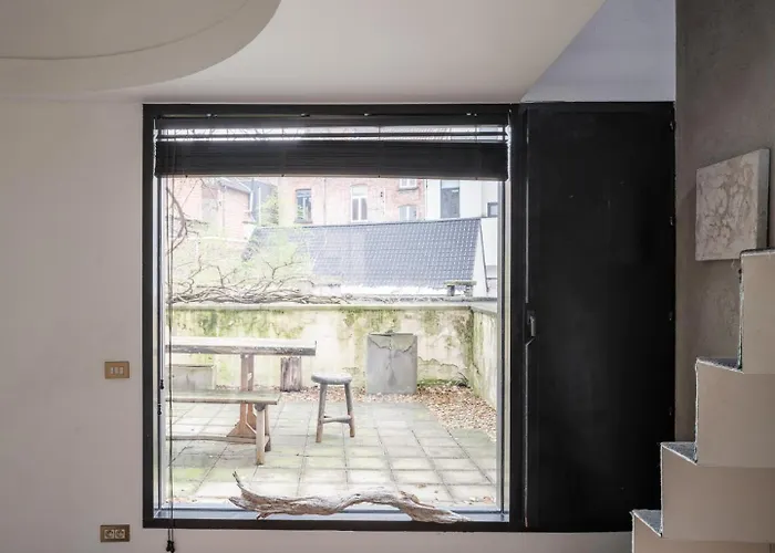 Shelter 7 아파트 헨트